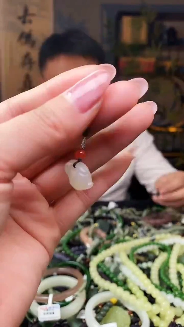 颈饰未镶嵌和田玉多样性发货，拍一发一