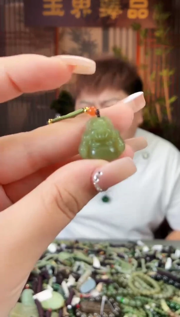 和田玉未镶嵌颈饰拍一发一