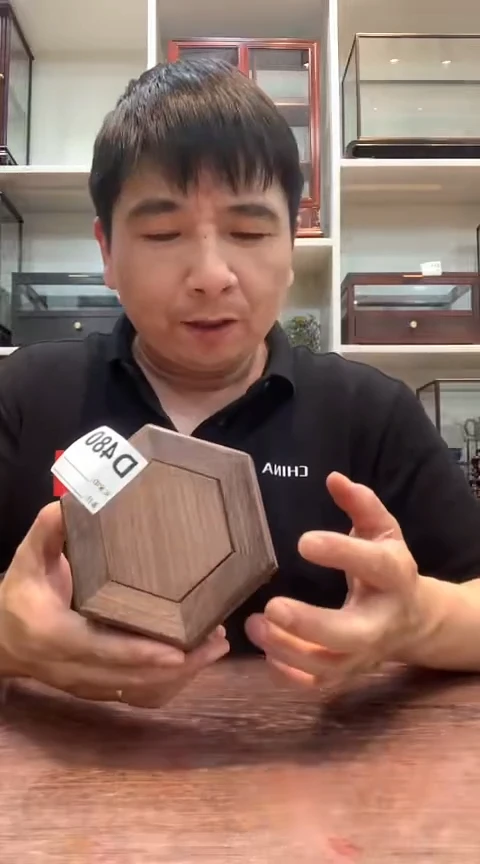 鸡翅木红木六角摆台480