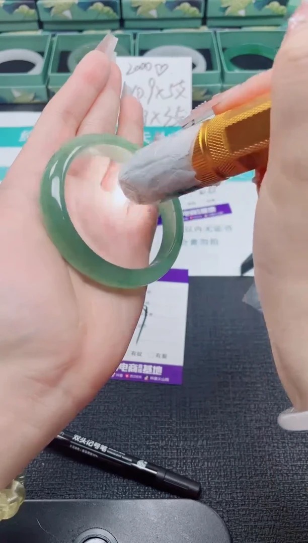 未镶嵌手镯石英质玉26-57