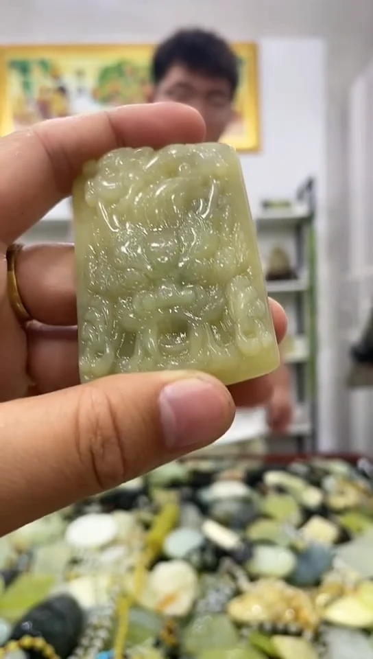 岫玉未镶嵌挂件