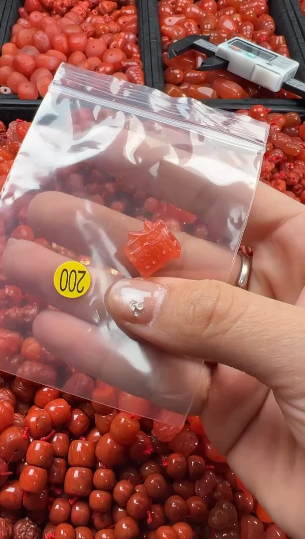 【闪购商品】南红玛瑙颈饰未镶嵌1