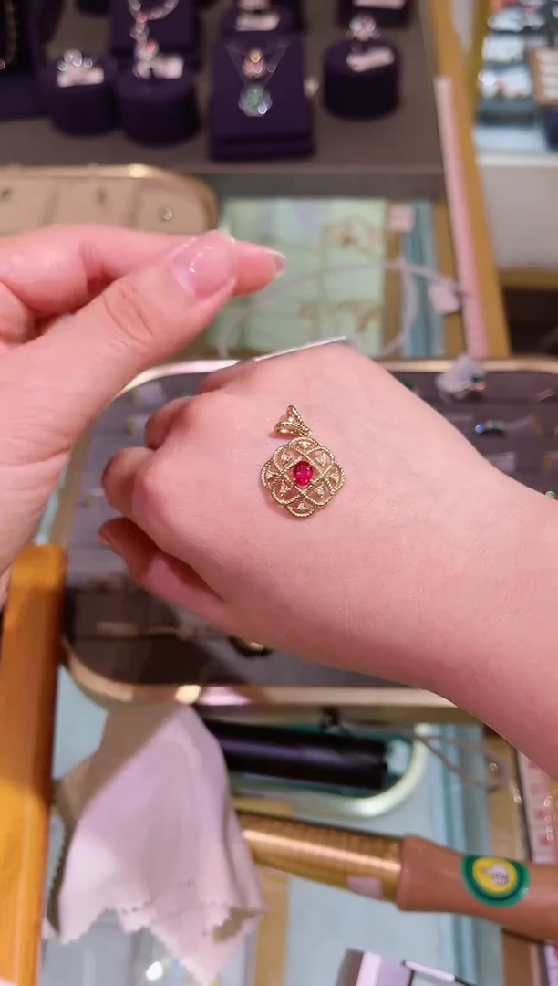 【闪购商品】红宝石吊坠(不含链)18K金镶嵌58分红宝石吊坠