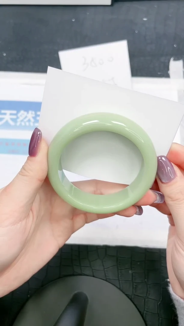 【闪购商品】石英质玉手镯未镶嵌126-56.4