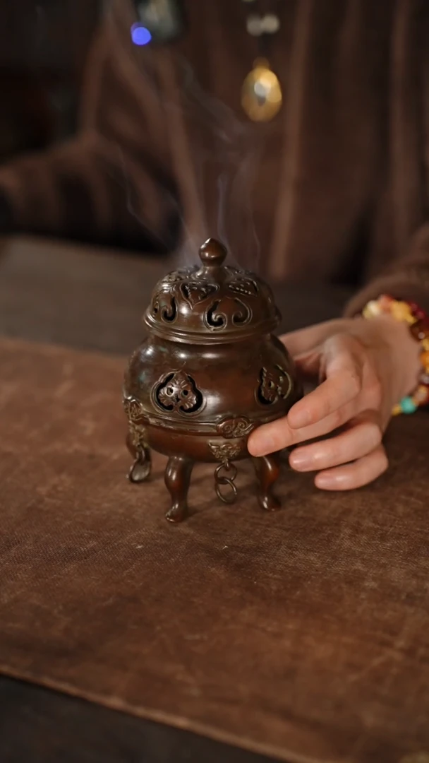 【闪购商品】熏炉 高15宽10。