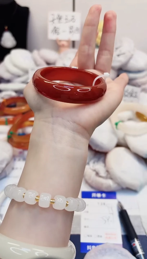 【闪购商品】石英质玉手镯未镶嵌138-玛瑙-圈口54