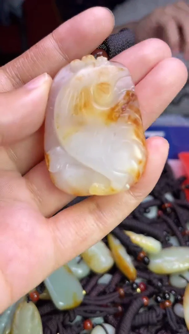 未镶嵌和田玉挂件1