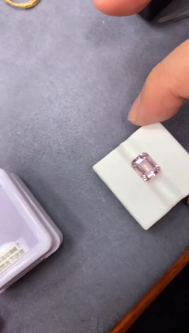 绿柱石（摩根石）裸石3.1ct 71