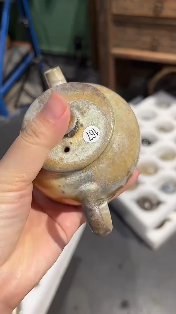 壶167号容量120-140ML中白泥 有粘脚