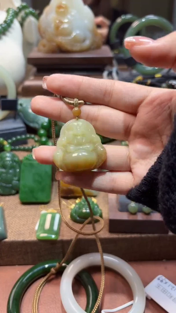 颈饰未镶嵌和田玉1