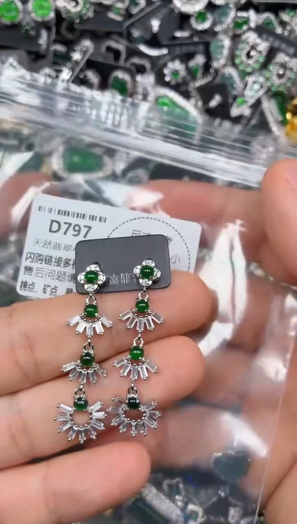 颈饰未镶嵌翡翠D797耳钉