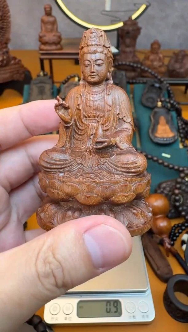 贡木其他《巴布亚贡木》新品血月星空南海观音摆件