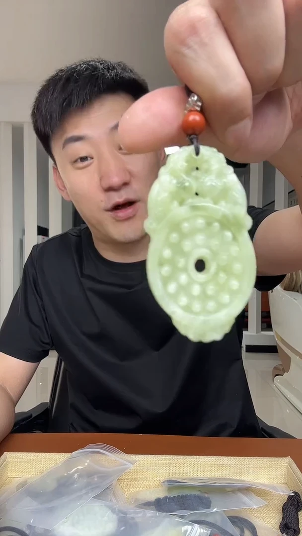 未镶嵌岫玉其它多样性发货一件