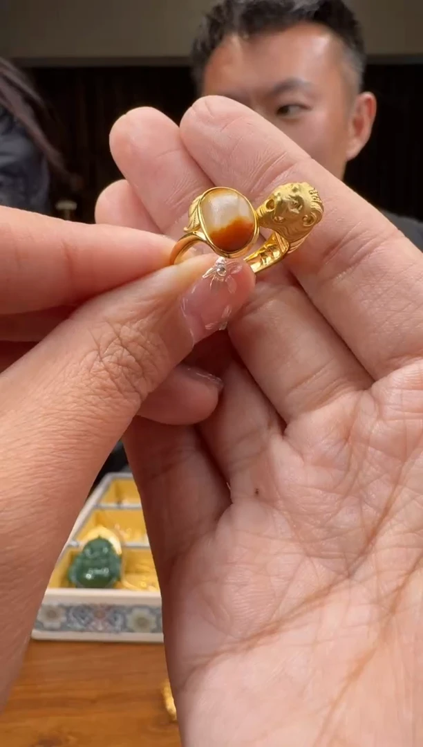 【闪购商品】和田玉18818K金镶嵌1.22巴哥