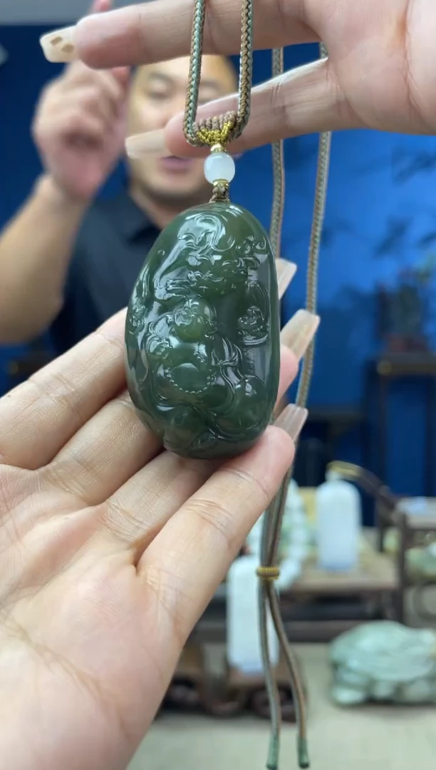 和田玉未镶嵌颈饰1
