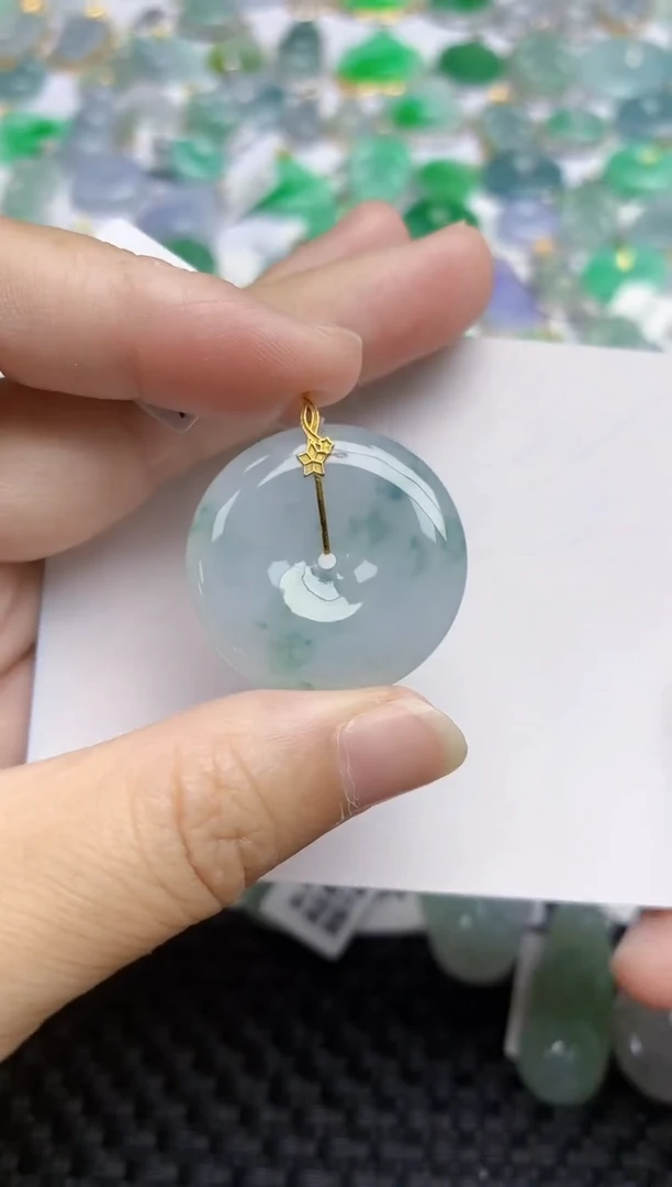 翡翠18K金镶嵌颈饰天然A货翡翠