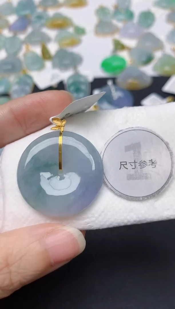 翡翠18K金镶嵌颈饰天然缅甸A货翡翠