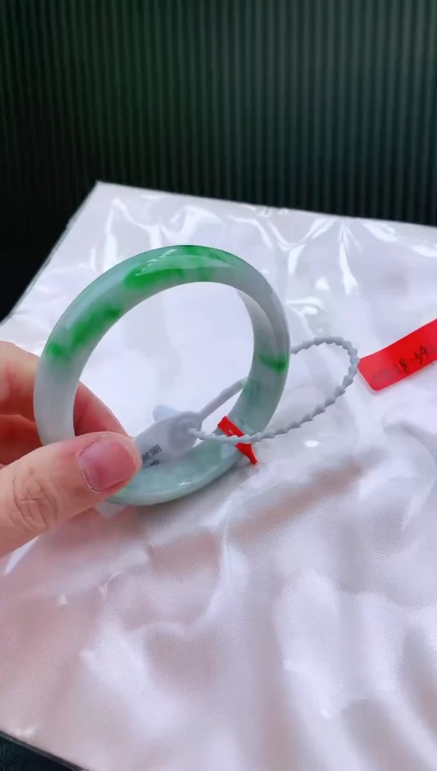 未镶嵌手镯翡翠59+