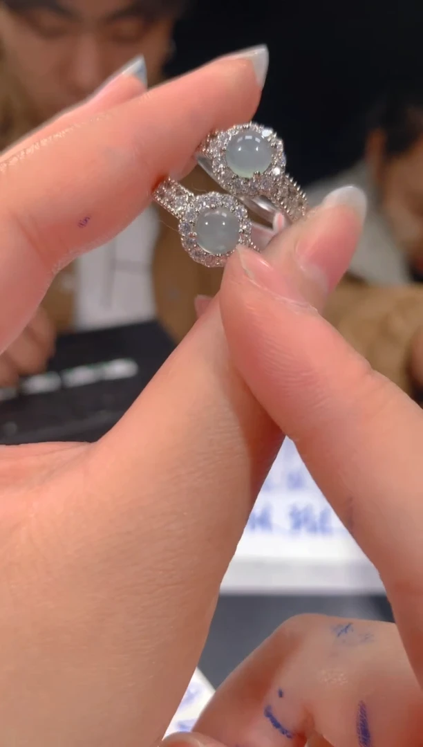 【闪购商品】定制翡翠未镶嵌4定制翡翠，多样性发货（发其一）