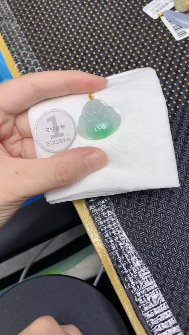 颈饰18K金镶嵌翡翠111111111