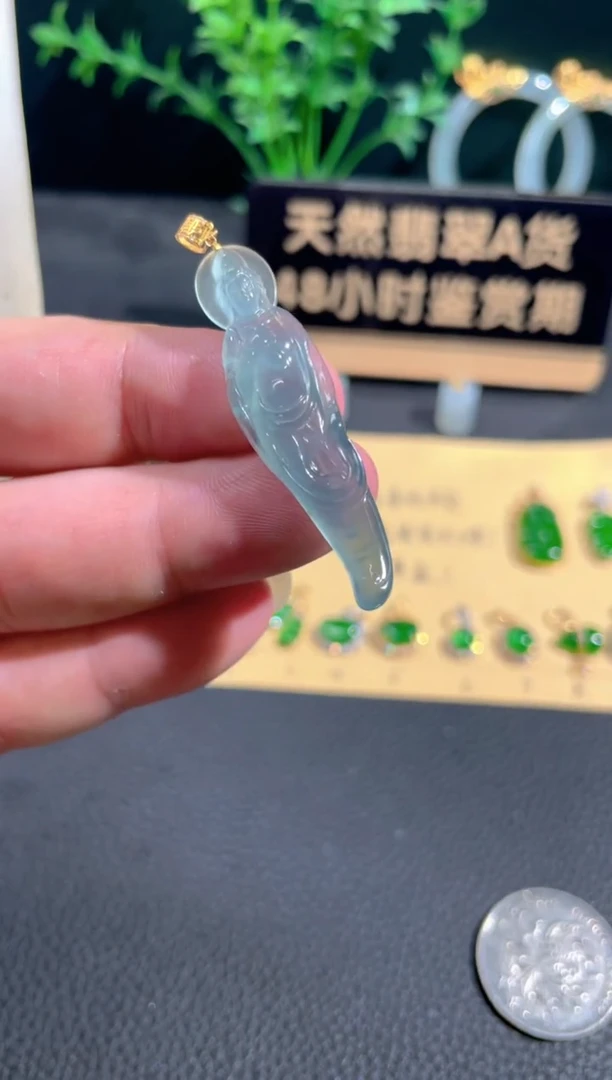 翡翠18K金镶嵌颈饰翡翠