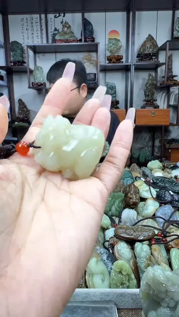 未镶嵌和田玉把件1