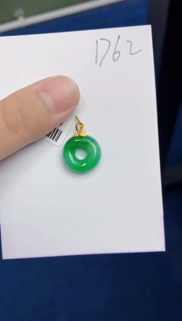 翡翠18K金镶嵌颈饰0000000000