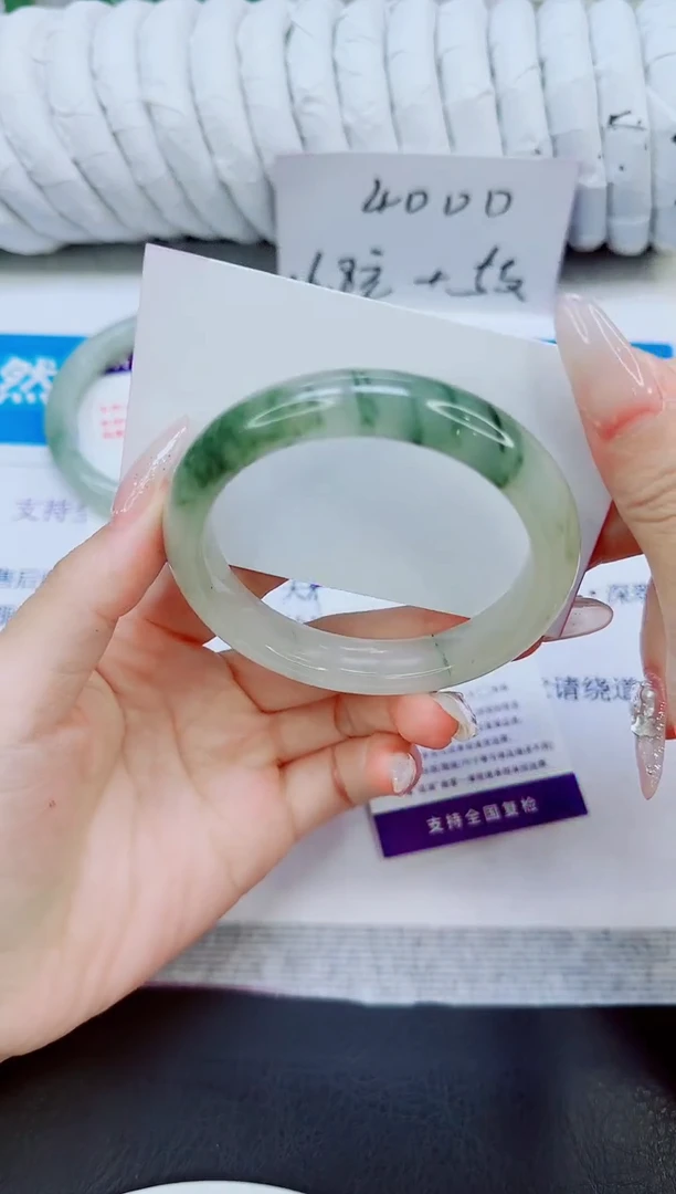 未镶嵌手镯石英质玉161/57