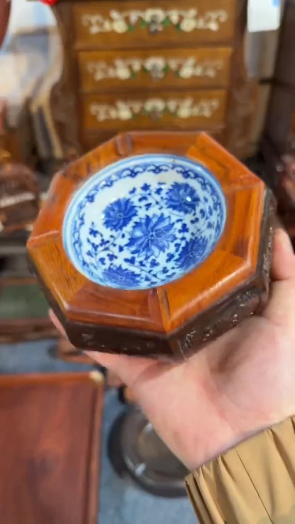木福利           烟灰缸