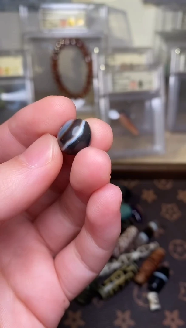 树脂制品一线三色药师