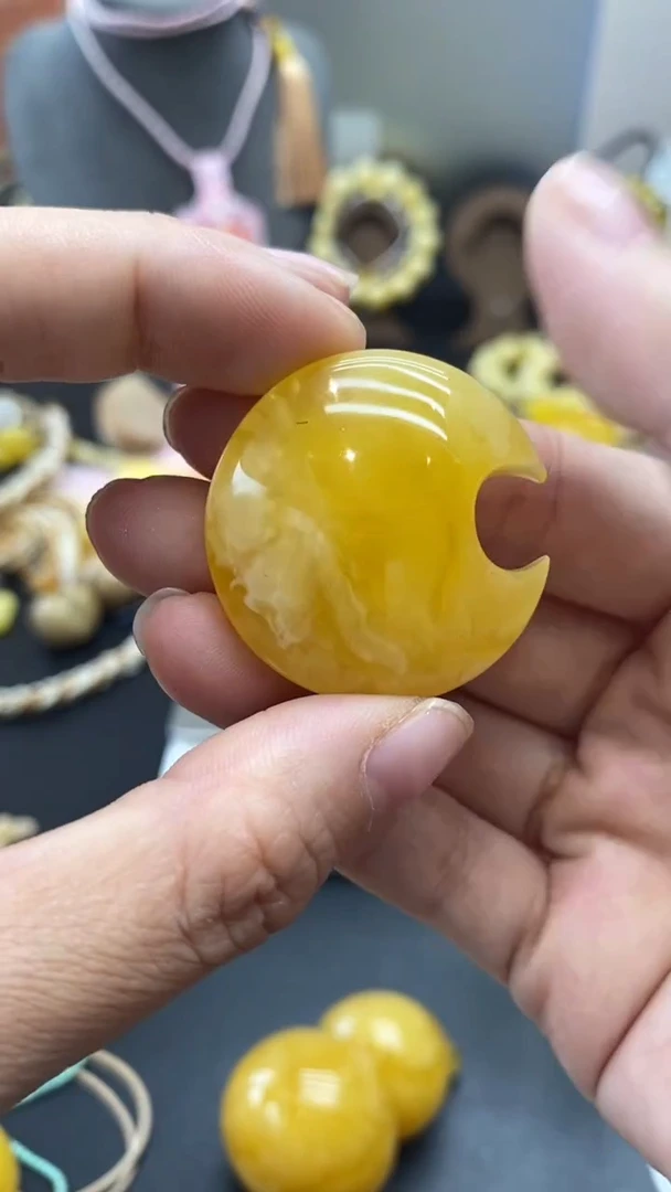 琥珀未镶嵌珠宝奇石252