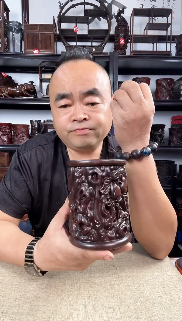 木寿桃笔筒老李红木工艺品