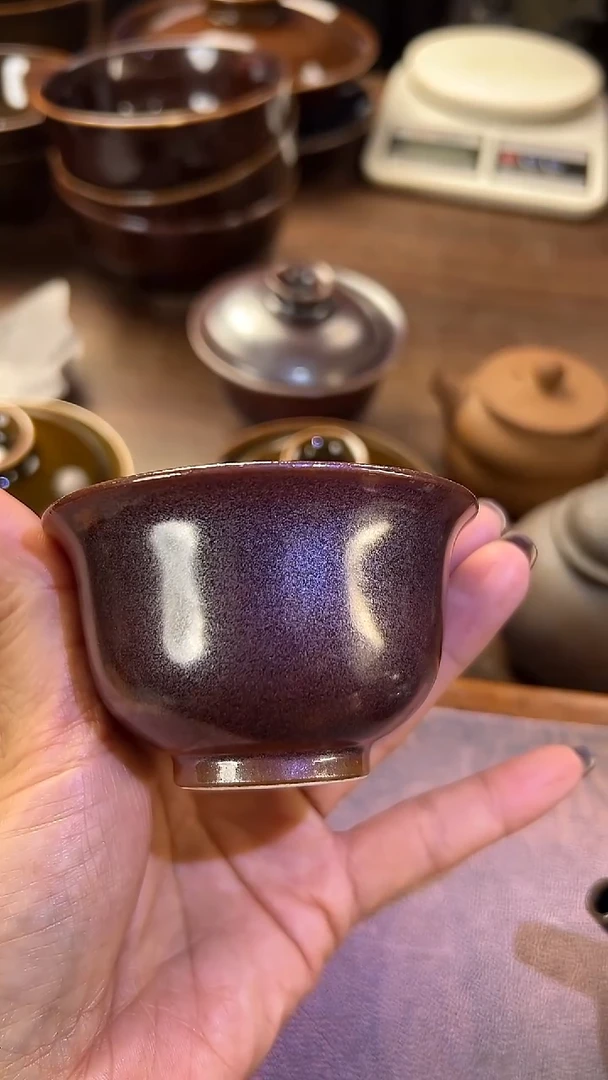 紫韵银霜的压手杯100cc