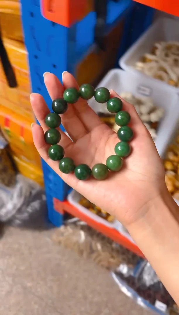 吊坠菩提根/象牙果帝王绿单圈手串