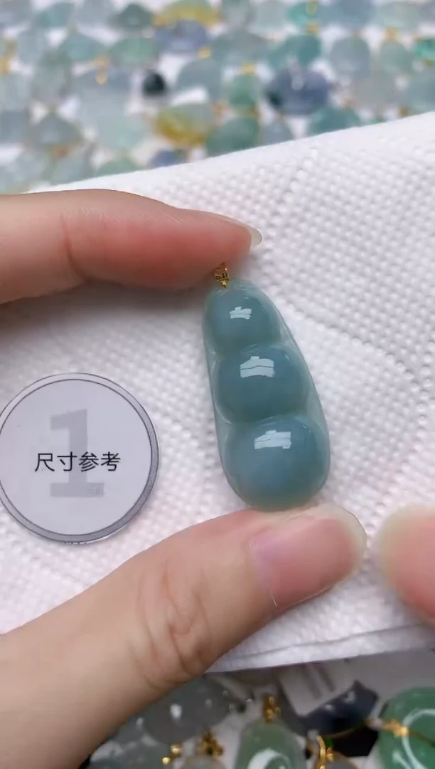翡翠18K金镶嵌颈饰天然A货翡翠