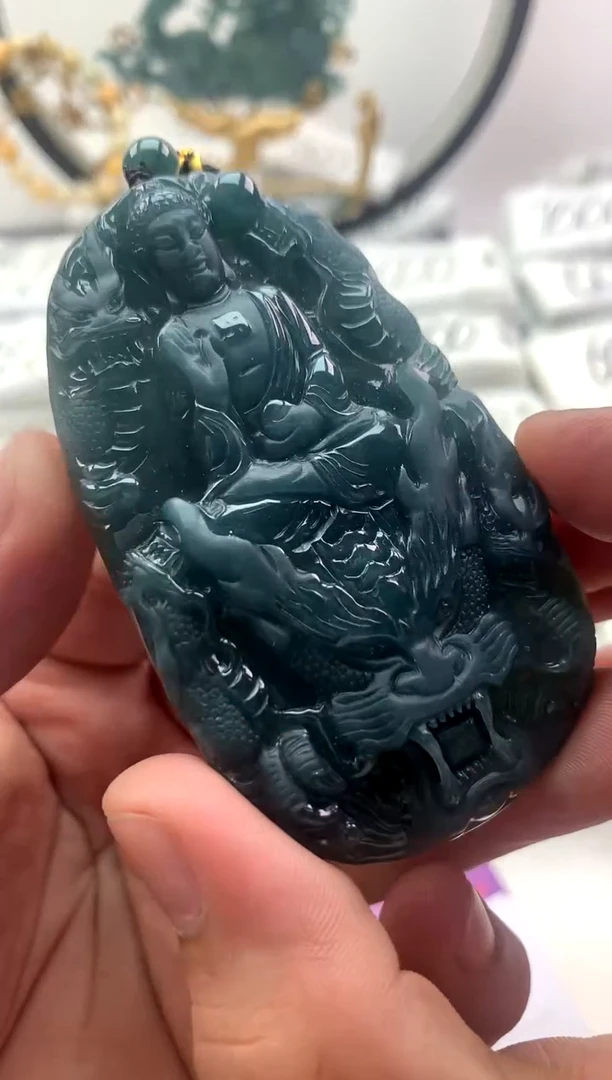 翡翠未镶嵌颈饰阿弥陀佛