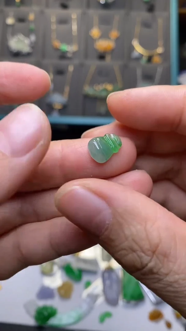 颈饰未镶嵌翡翠净货40014