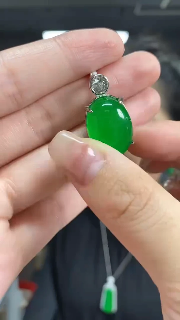 颈饰未镶嵌翡翠多样性发其一颜色微差