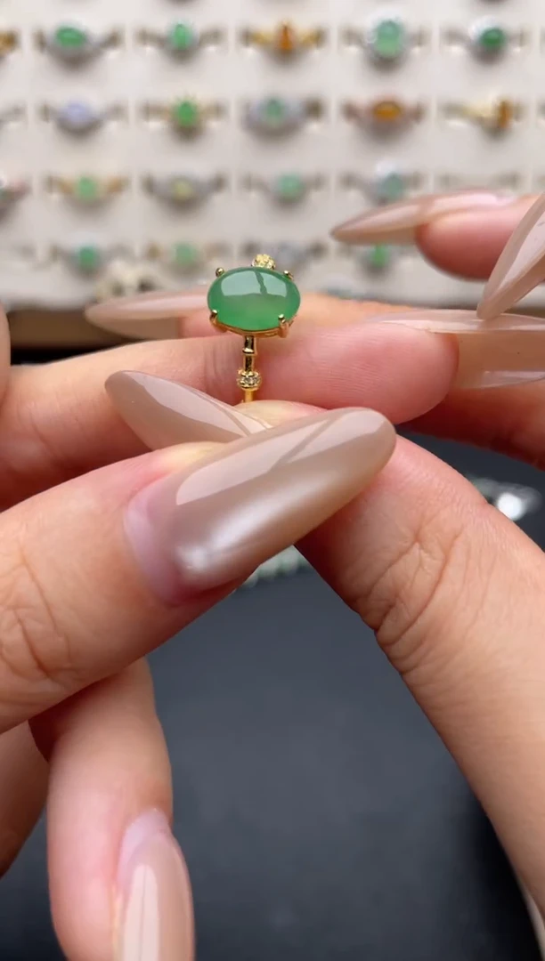 未镶嵌戒指翡翠一物一证一礼盒