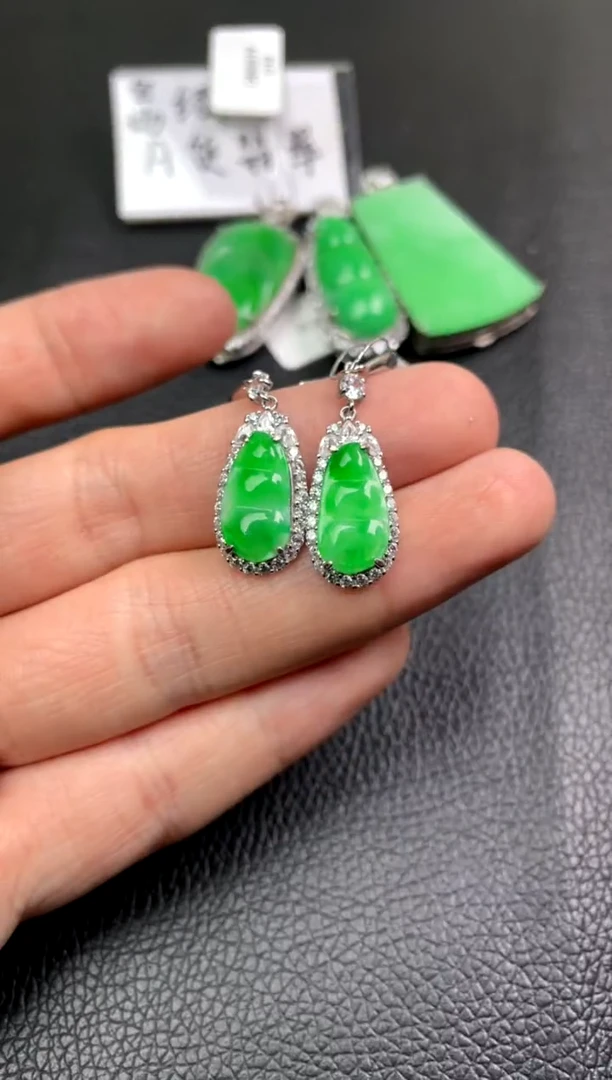 【闪购商品】翡翠吊坠(不含链)银S925镶嵌耳坠