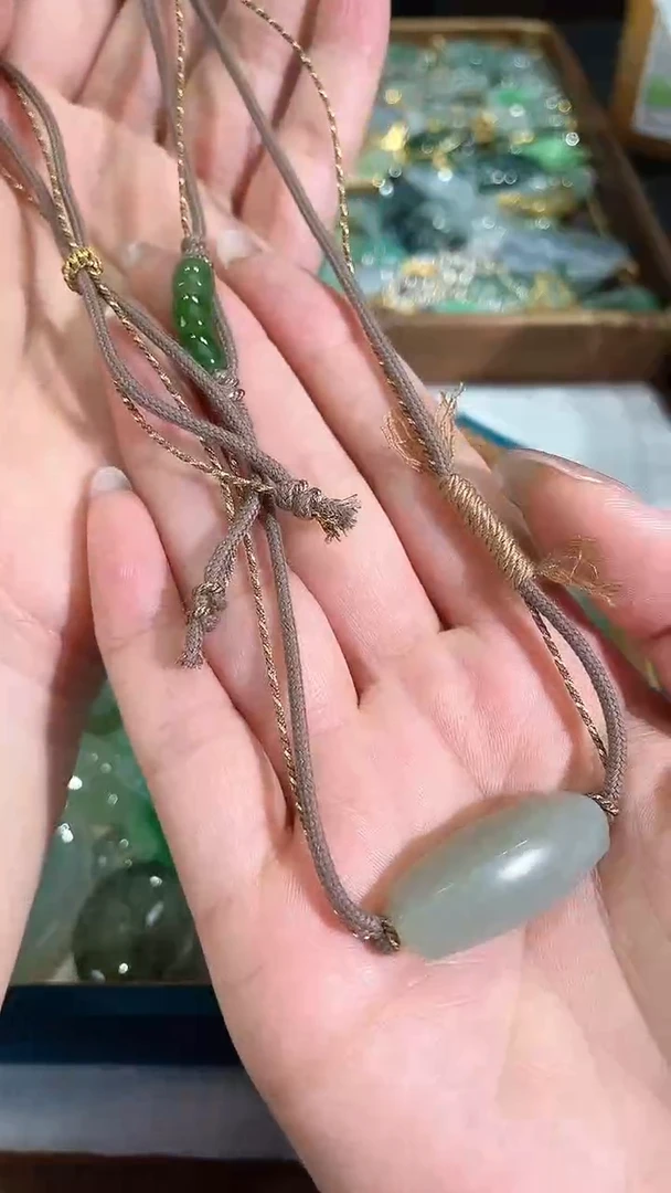 颈饰未镶嵌和田玉2026122601多样性发一