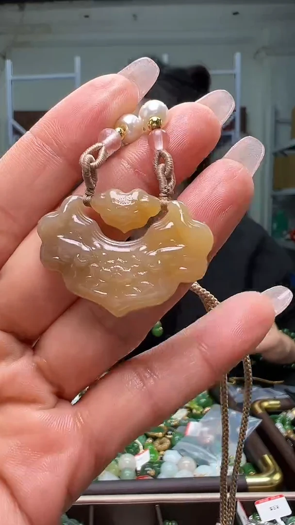 颈饰未镶嵌和田玉（多样性发货.发其一)12.11.74