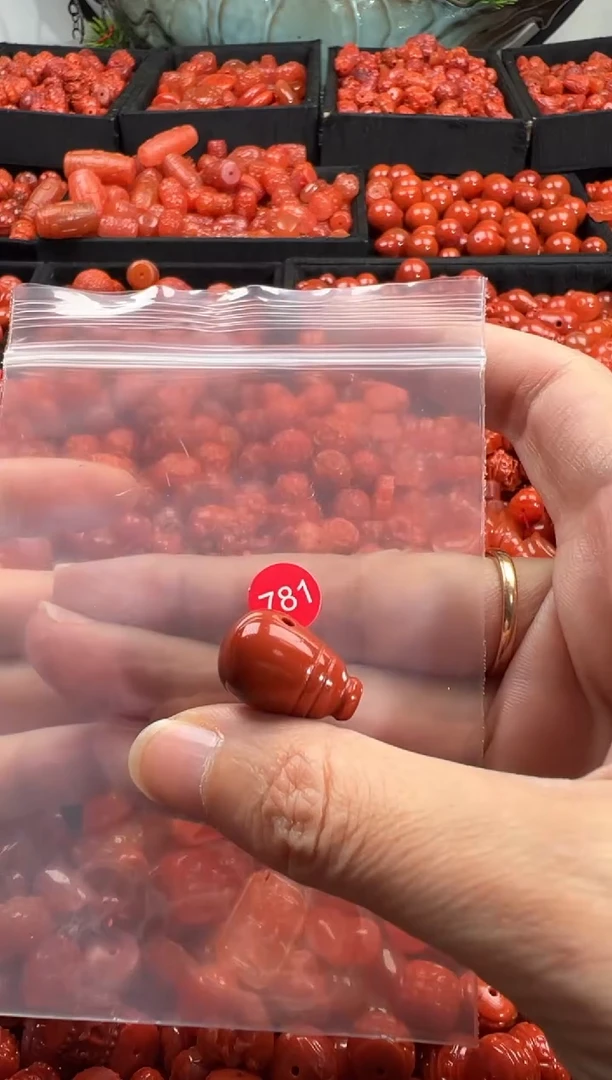 颈饰未镶嵌南红玛瑙1