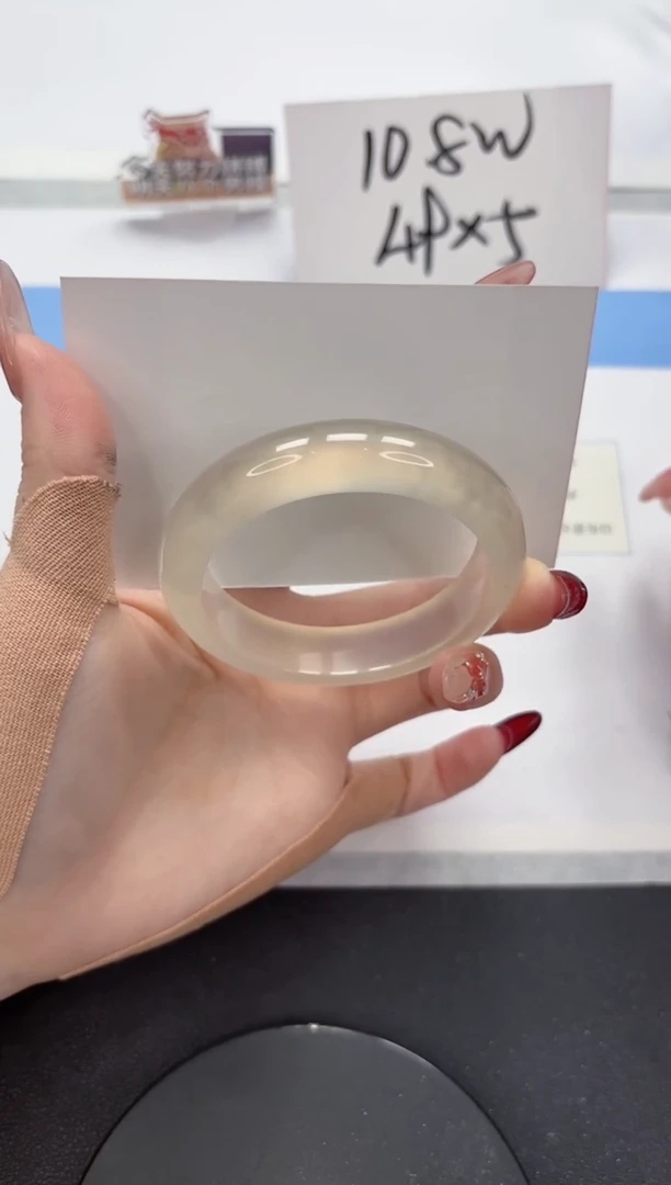 【闪购商品】石英质玉手镯未镶嵌A196-54