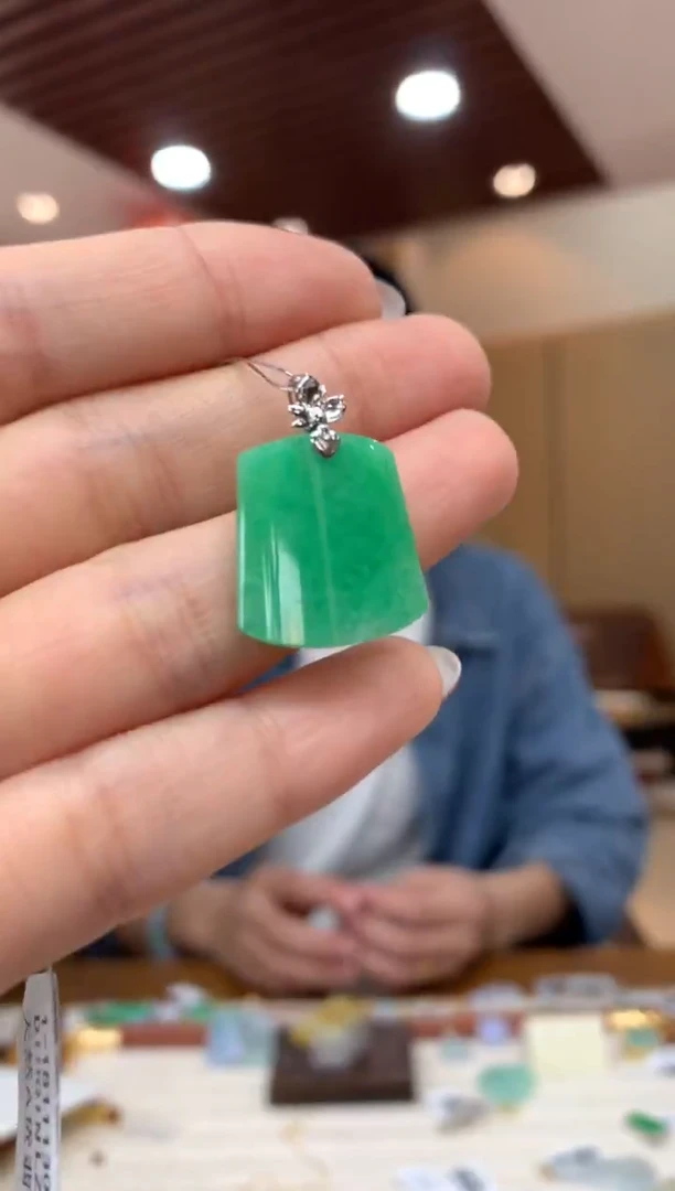 吊坠(不含链)18K金镶嵌翡翠无事牌