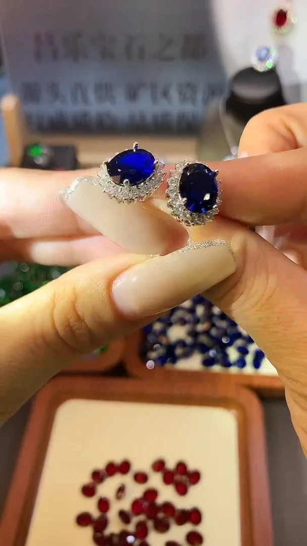 蓝宝石耳饰银S925镶嵌........