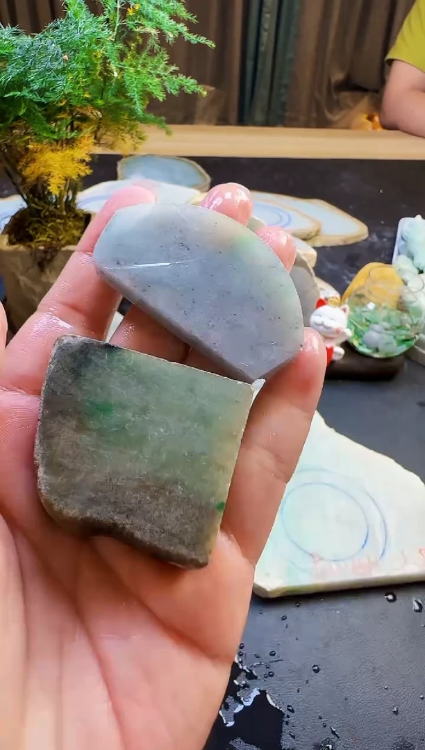 翡翠挂件未镶嵌027翡翠