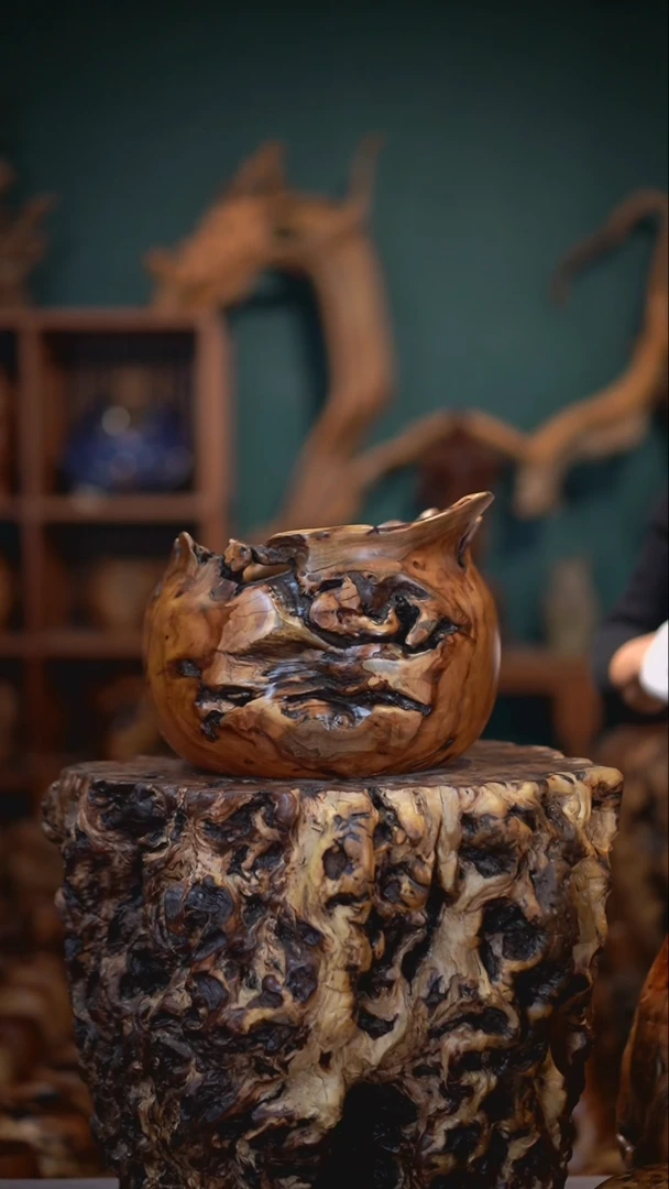 【闪购商品】枣木雷击枣木广口龙纹尊