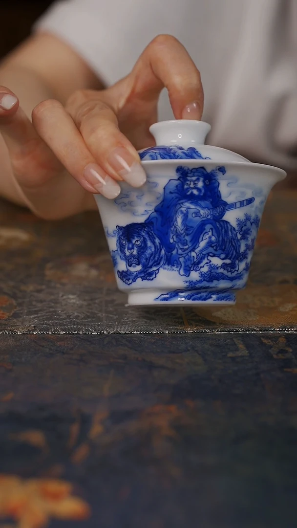 杯铭墨钟馗双威图盖碗