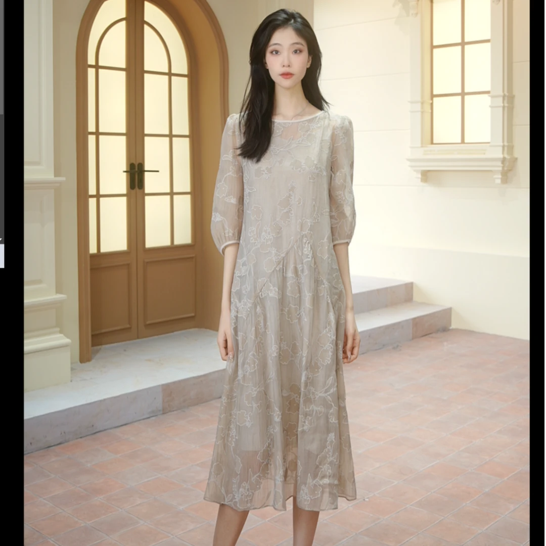 玖姿安娜蔻度假风烧花肌理设计感连衣裙两件套女2025夏KWFX50063